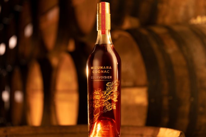 包裝設(shè)計(jì)欣賞|白蘭地酒包裝創(chuàng)意Courvoisier Bottles Mizunara-Finished Cognac